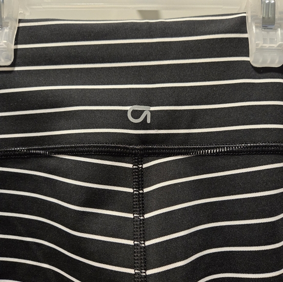 Brand new without tags, gapfit blackout leggings - Picture 4 of 5